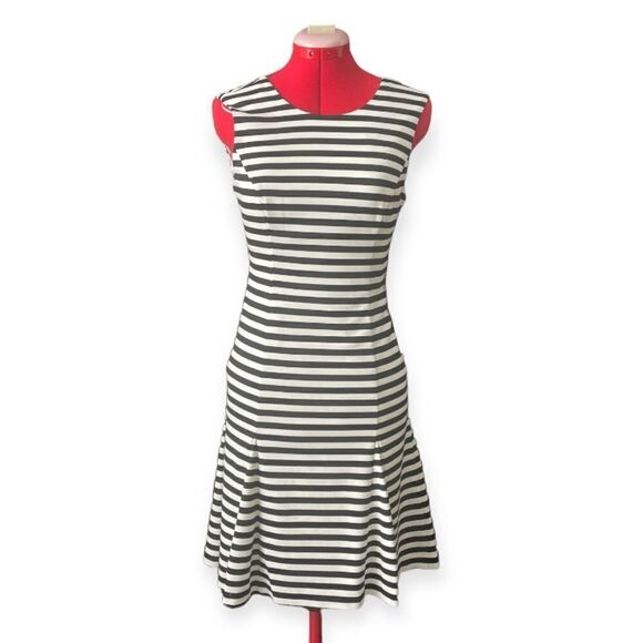 Vince Camuto NWT IVORY/BLACK Stripe Scuba Crepe Fit & Flare Dress 2 168 - Picture 1 of 6